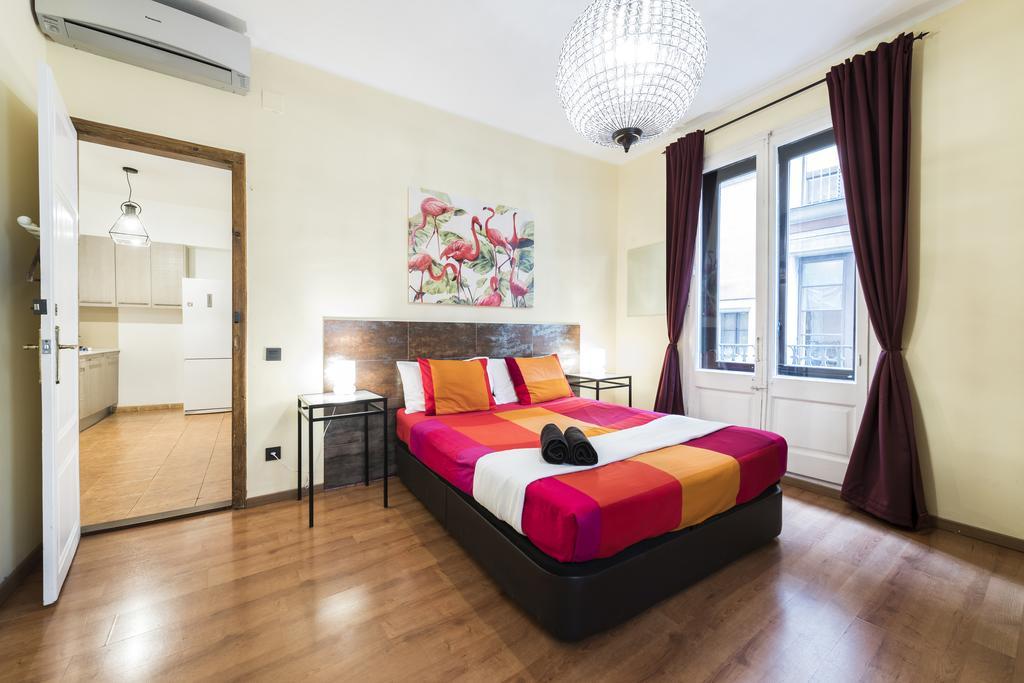 Vidre Home - Plaza Real Барселона Экстерьер фото