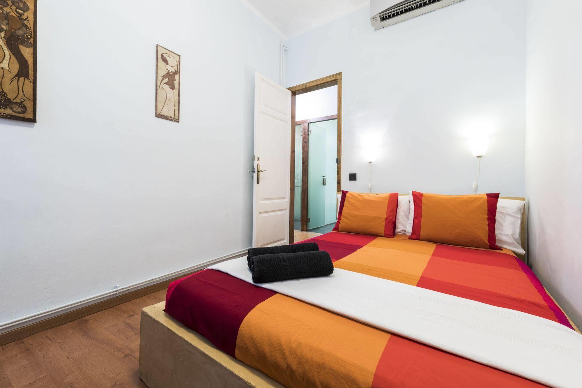 Vidre Home - Plaza Real Барселона Экстерьер фото